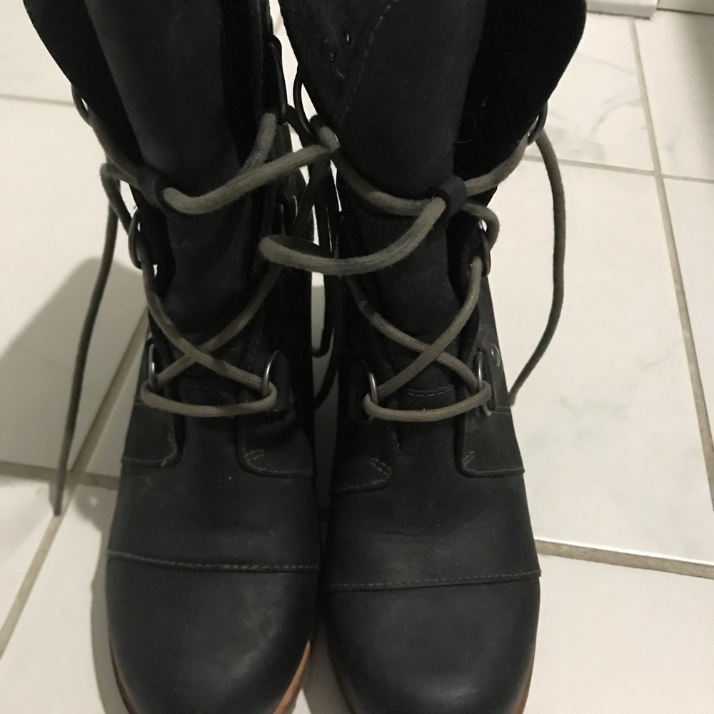 Sorel Joan of Arctic wedge. Size 8